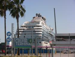 Cruise liner