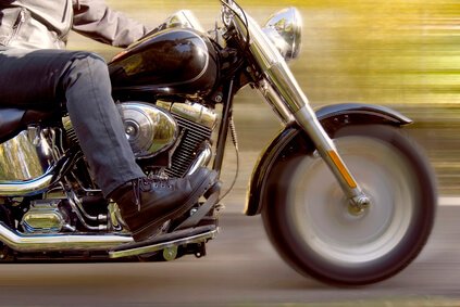 Motorcycle riding. What is the Best Harley for Short Riders?